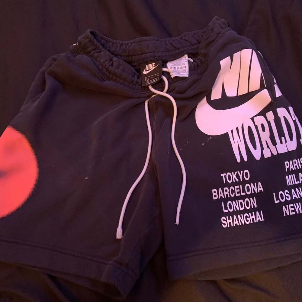 Black Nike